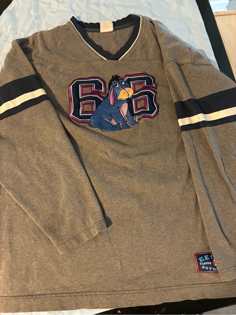 Women’s XL Winnie the Pooh Eeyore V-neck Sweatshirt